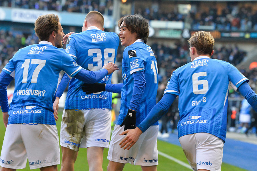 伊東純也が途中出場からゴールを決めた【写真：Belga Image/アフロ】