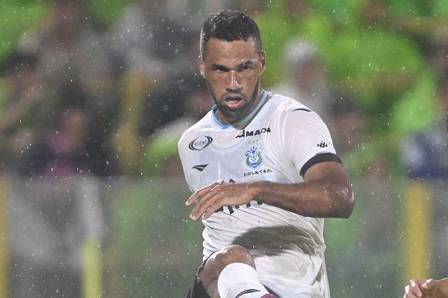 湘南を退団したルイス・フェリッピ【写真：徳原隆元】