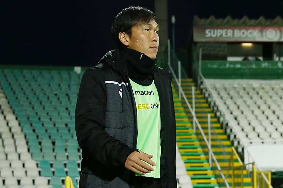 遼寧鉄人でプレーする邦本宜裕（写真はカーザ・ピア在籍時）【写真：ムツ・カワモリ/アフロ】