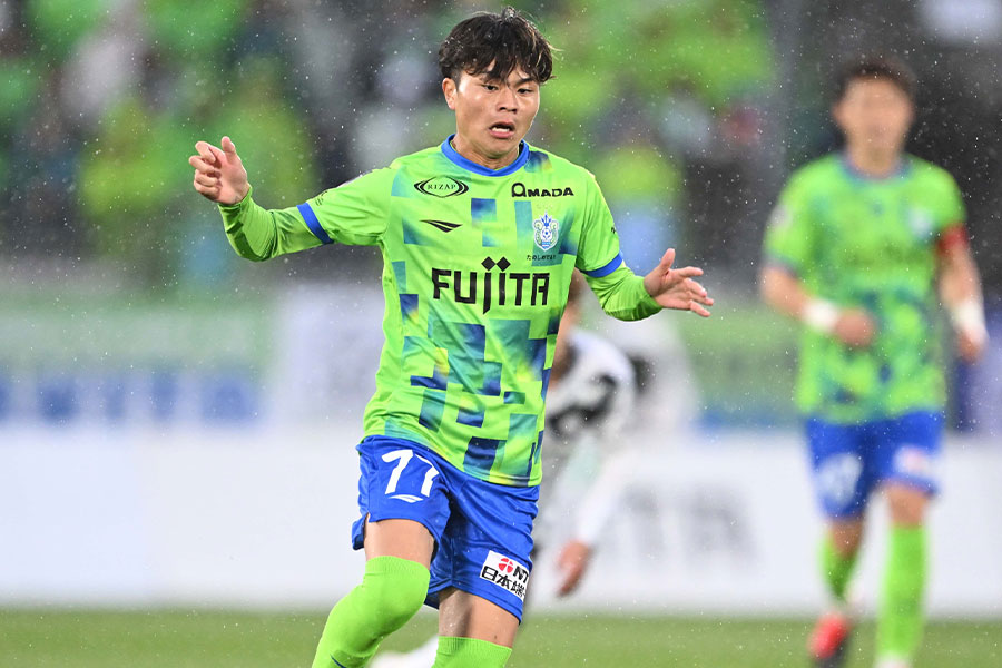 石井久継の契約更新が発表された【写真：徳原隆元】