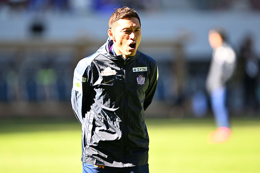 コーチとしての日々を過ごす青山敏弘【写真:徳原隆元】