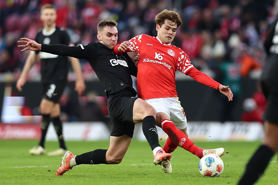 マインツでは欠かせない選手として活躍をする【写真：picture alliance/アフロ】