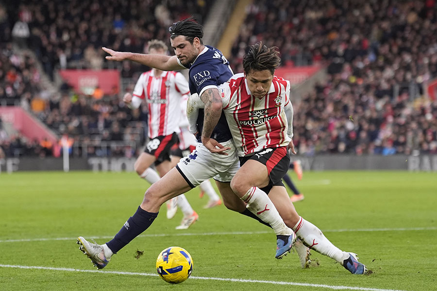 ミルウォール戦に先発出場した松木玖生【写真：PA Images/アフロ】