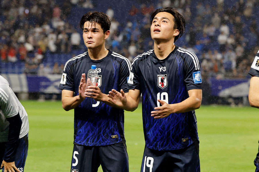 昨年6月には兄弟揃って同じピッチに立った【写真：アフロ】