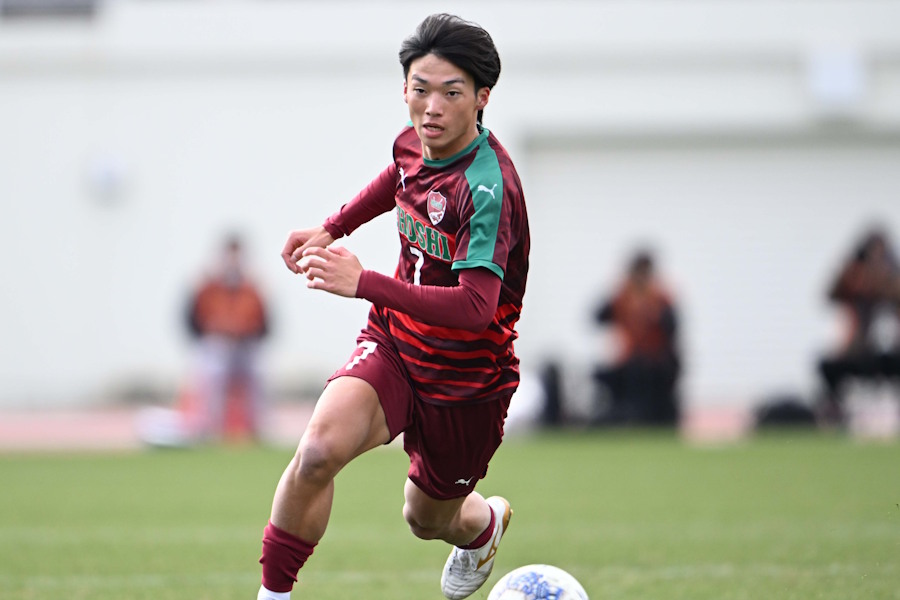 尚志3年MF臼井蒼悟【写真：徳原隆元】