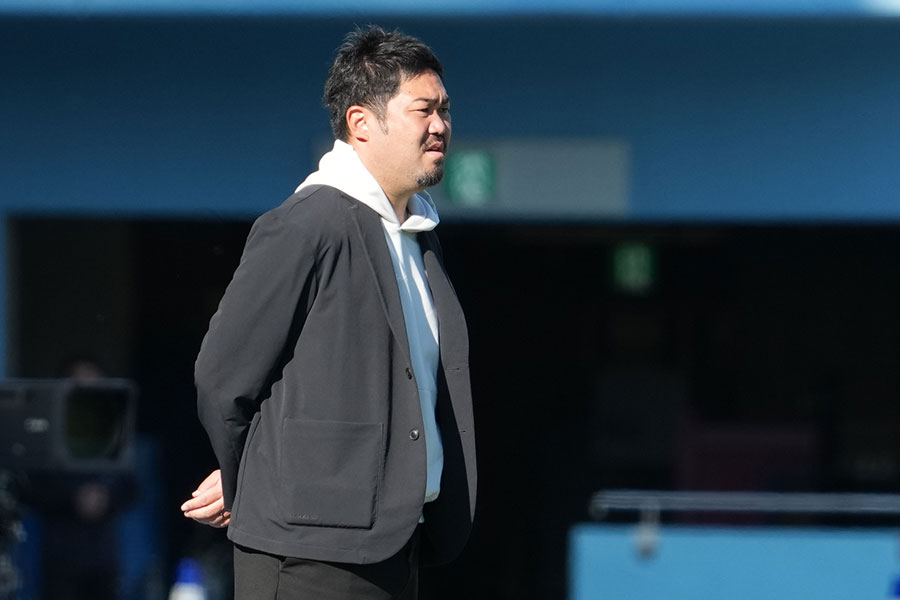 興国を率いた六車拓也監督【写真：近藤俊哉】