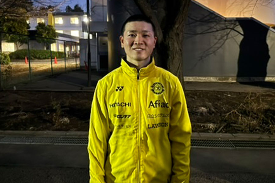 取材に応じた小見洋太【写真：FOOTBALL ZONE編集部】