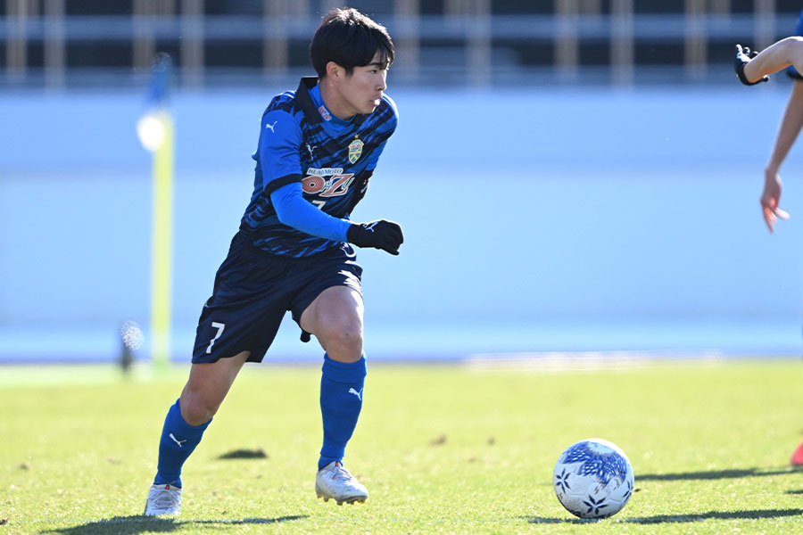 大津の7番を背負う岩﨑天利【写真:徳原隆元】