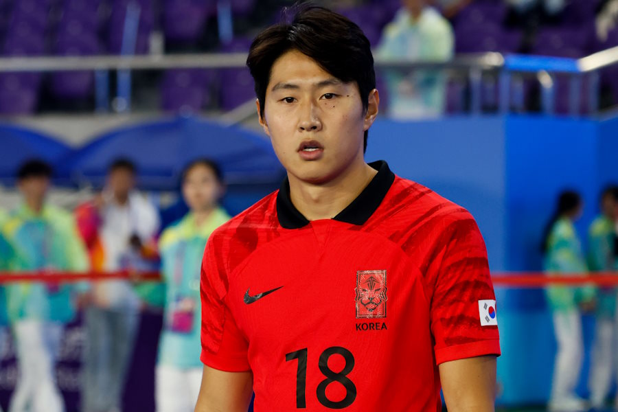 退場となった韓国代表イ・ガンイン【写真：Getty Images】