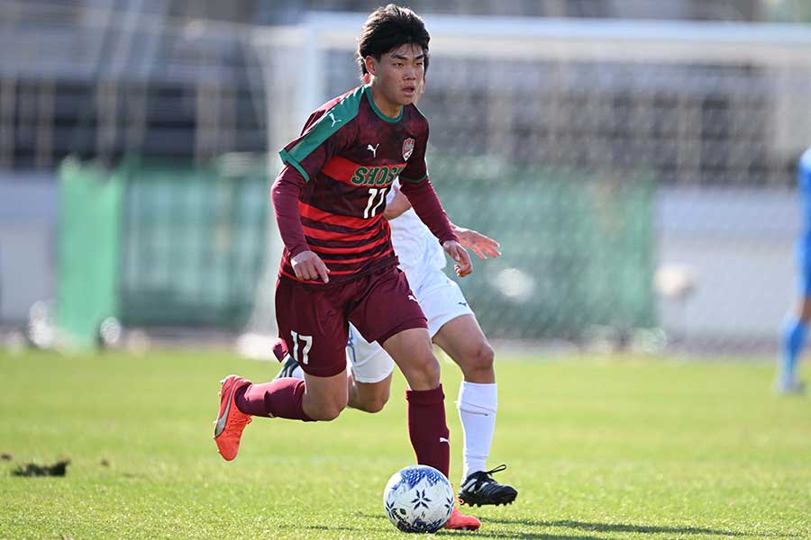 尚志のMF星宗介【写真：徳原隆元】