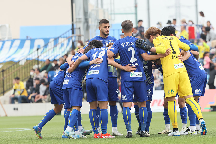 今治の新ユニフォームが発表された【写真：柳瀬心祐】