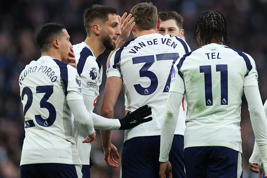 トッテナムの記念ユニフォームが話題【写真：ロイター/アフロ】