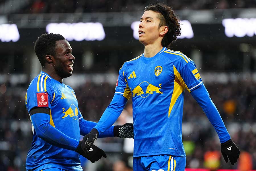 勝ち越しゴールを記録した田中碧【写真：PA Images/アフロ】