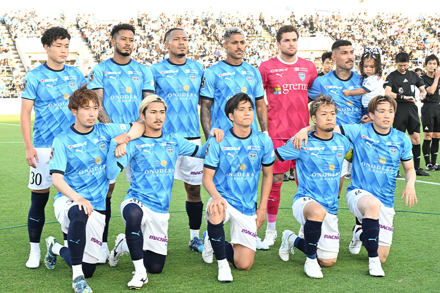 横浜FCの新体制メンバーが発表された【写真:徳原隆元】