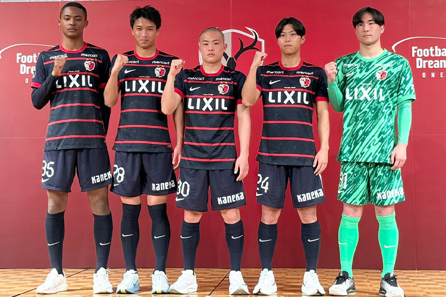 新体制発表会に登場した新加入選手たち【写真：FOOTBALL ZONE編集部】