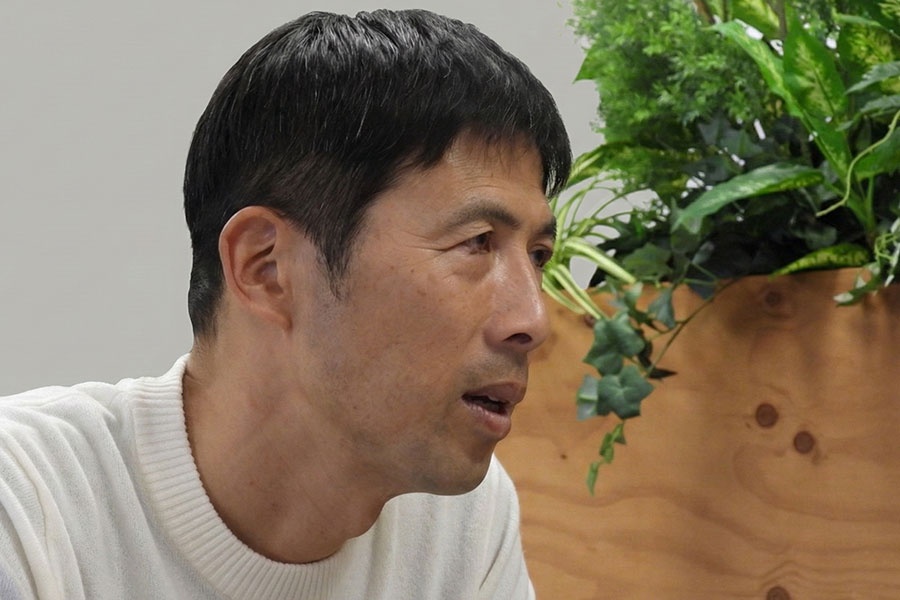 四方田修平監督が学生時代の出会いを回想した【写真：FOOTBALL ZONE編集部】