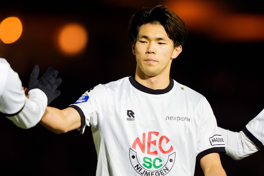 NECナイメヘンの塩貝健人【写真：Pro Shots/アフロ】