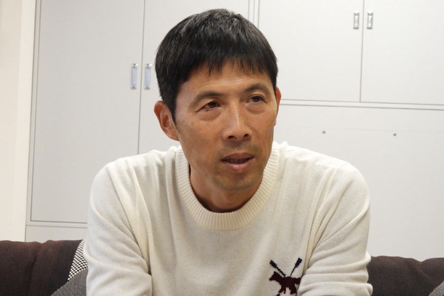 四方田修平監督が札幌時代を振り返った【写真：FOOTBALL ZONE編集部】