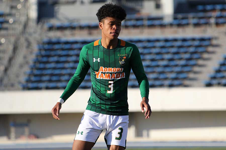タビナス・ポール・ビスマルク(青森山田高校時代)【写真:FOOTBALL ZONE編集部】