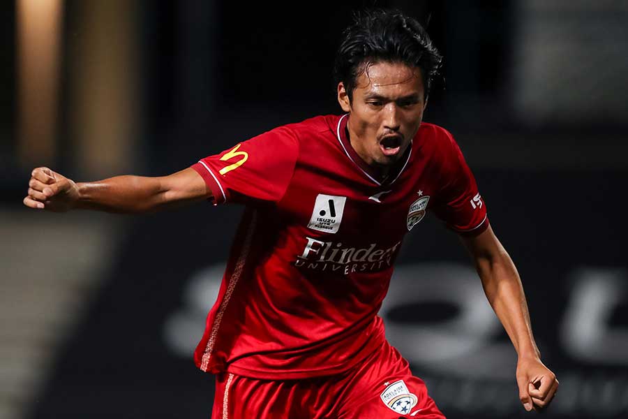ウェスタン・シドニー・ワンダラーズが指宿洋史を完全移籍で獲得（写真はアデレード・ユナイテッド時代）【写真：AAP/アフロ】