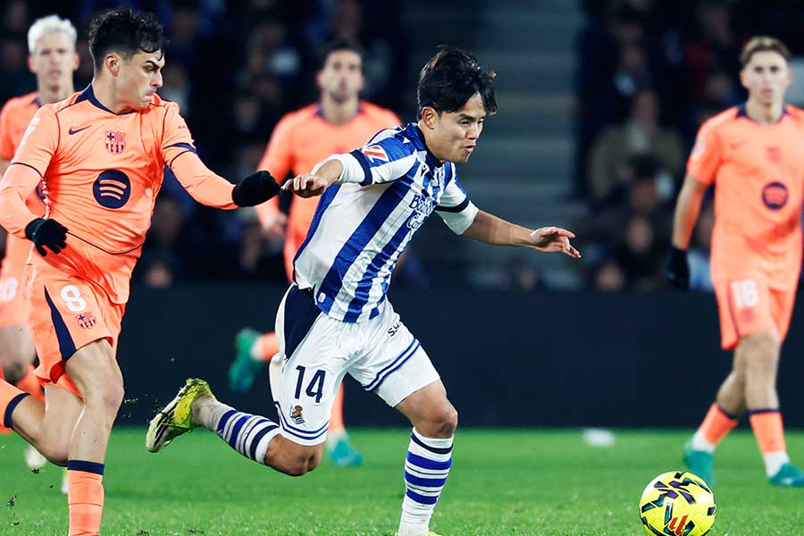 ラ・リーガ第20節・バルセロナ戦に先発出場した久保建英【写真：なかしまだいすけ/アフロ】