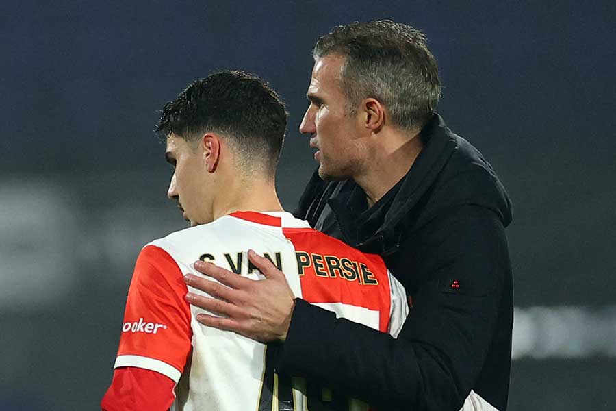 フェイエノールトのシャキール・ファン・ペルシー（左）【写真：ロイター/アフロ】