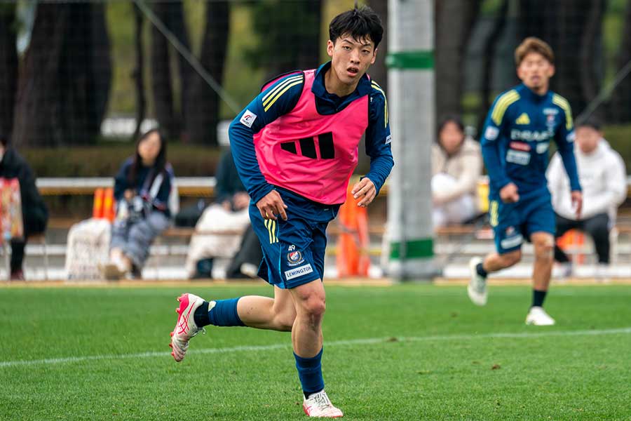 横浜F・マリノスに新加入した村上慶【写真：FOOTBALL ZONE編集部】