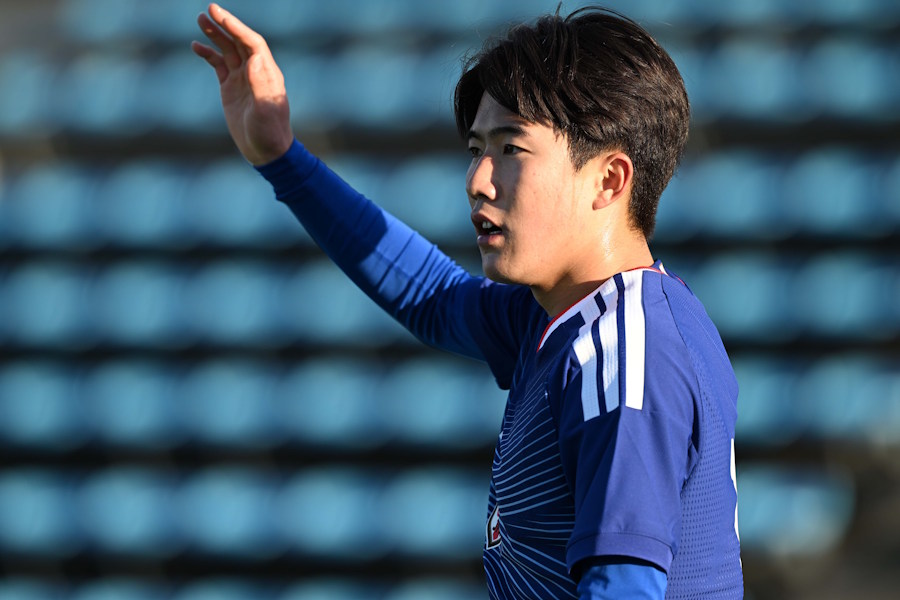 佐藤龍之介のコーナーキックから先制に成功【写真：徳原隆元】