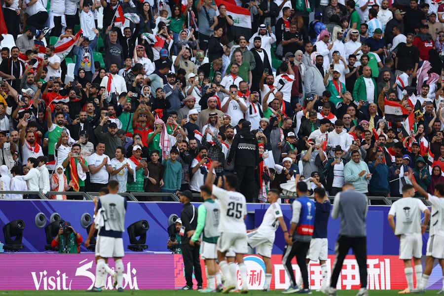 超アウェーはなぜ起こる？【写真：ロイター】