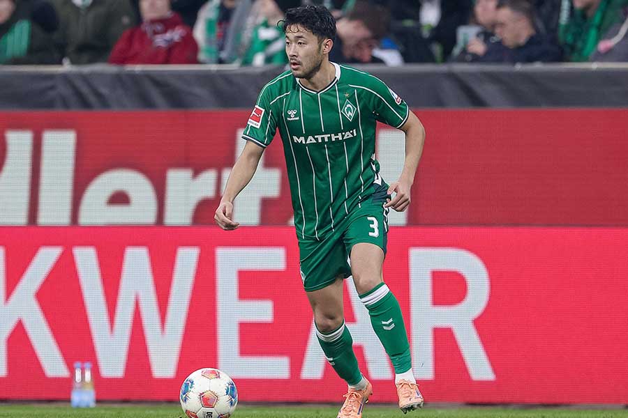 ブレーメンの菅原由勢【写真：アフロ】