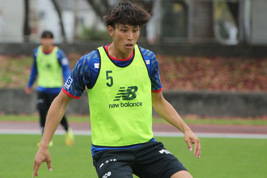 プロ2年目のシーズンに挑む山口太陽【写真：FOOTBALL ZONE編集部】