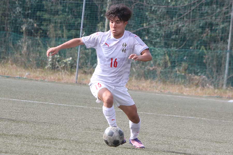 神村学園の伏原俐空【写真：安藤隆人】