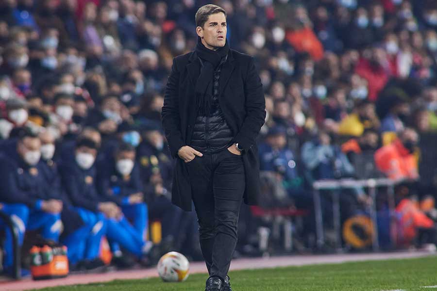 昨年8月にFCソチを解任されたロバート・モレノ監督（写真はグラナダ CFの監督時代）【写真：アフロ】