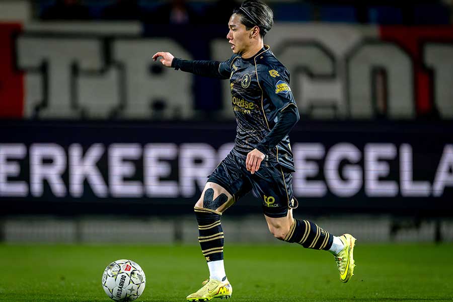 スパルタ・ロッテルダムの三戸舜介【写真：REX/アフロ】