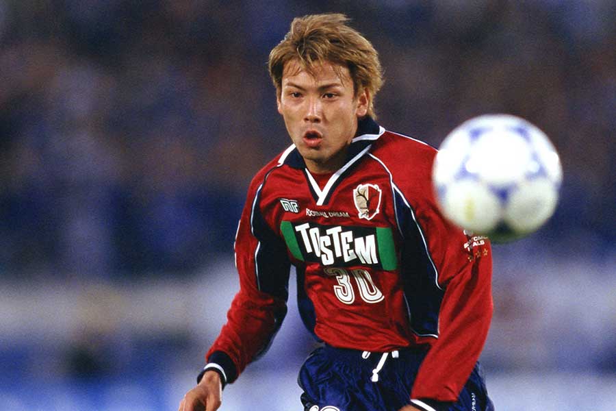 2000年にブレイクした鈴木隆行氏。鹿島の3冠達成に大きく貢献した【写真:アフロ】