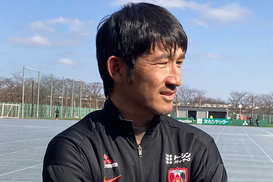 取材に応じた堀之内聖スポーツ・ダイレクター【写真：轡田哲朗】