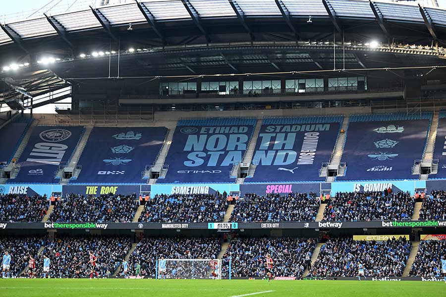 萩原利久がエティハド・スタジアムで試合を観戦【写真:ロイター/アフロ】