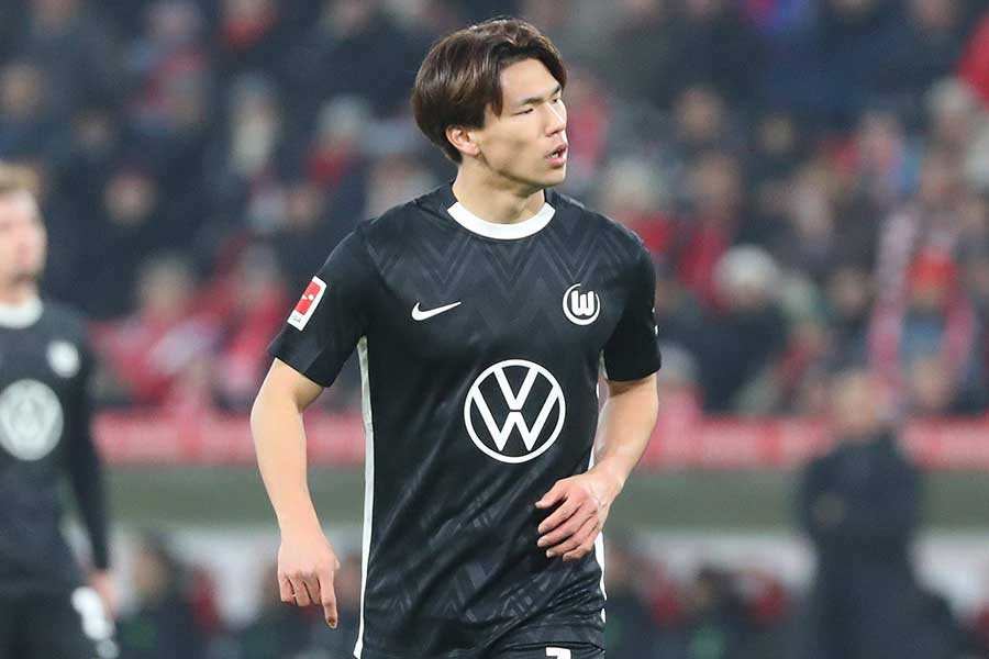 ヴォルフスブルクへ移籍を果たした塩貝健人【写真:アフロ】