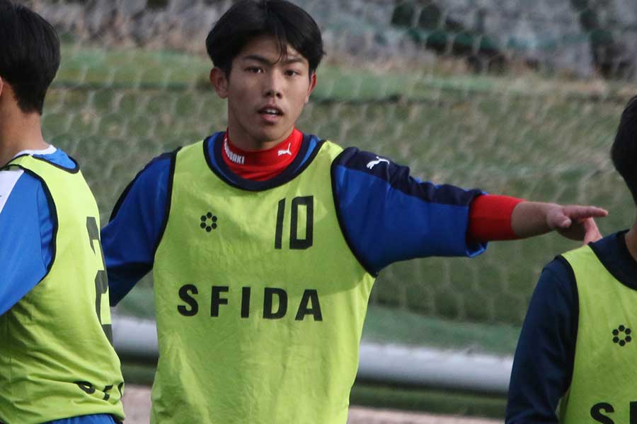 大分鶴崎高校の山下紫凰【写真：安藤隆人】