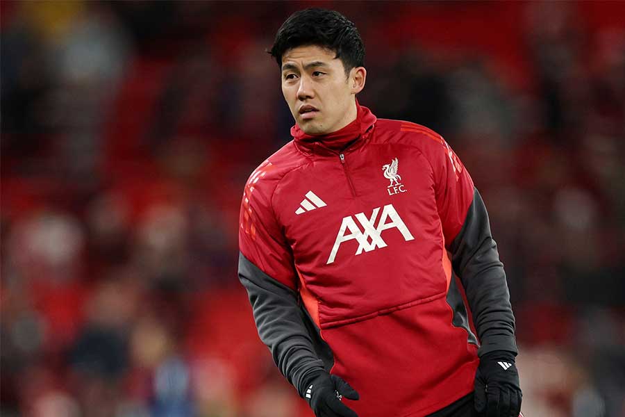 リバプールの遠藤航にSB起用浮上【写真：ロイター】