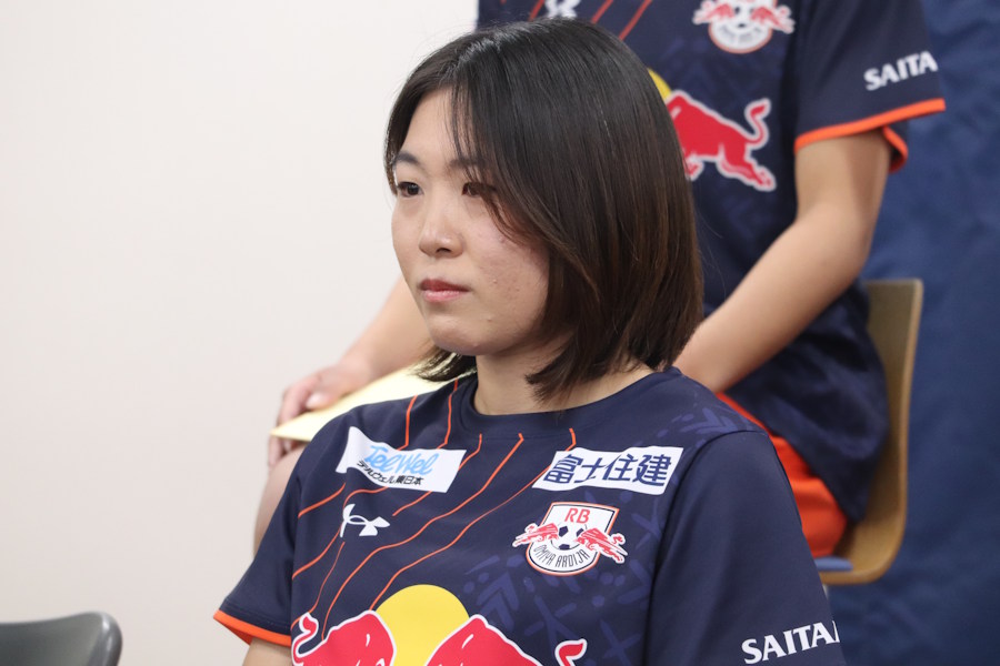 新加入の門脇真依【写真:轡田哲朗】