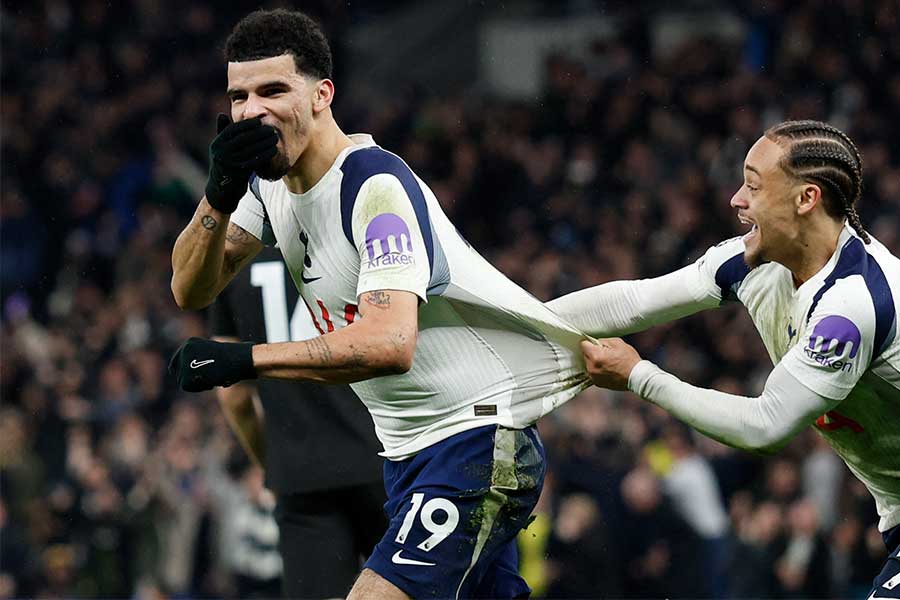 トッテナムのソランケが衝撃ゴール【写真：ロイター】