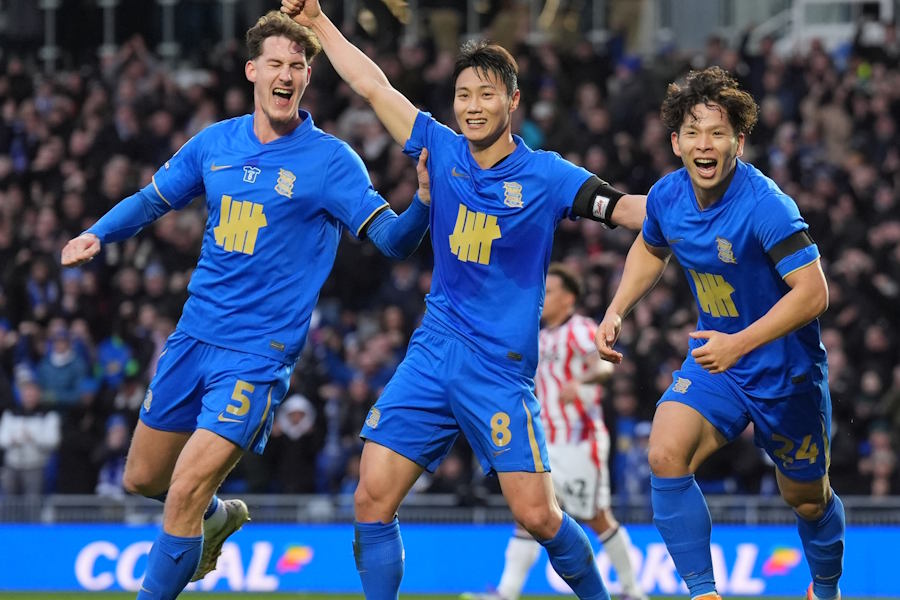 バーミンガム・シティのユニフォームが話題【写真：PA Images/アフロ】