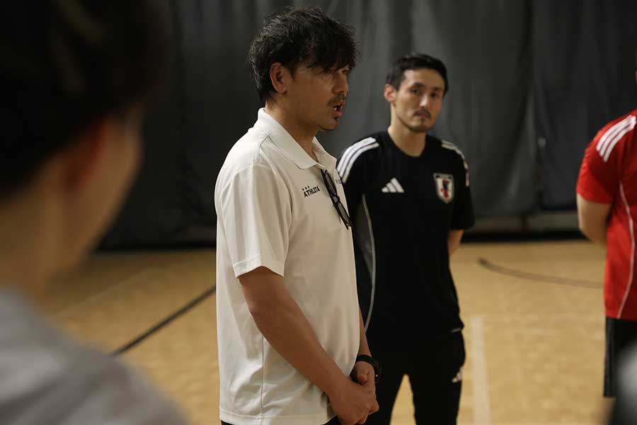 元日本代表・松井大輔がジャカルタへ【写真：河合拓】