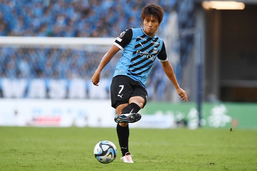 車屋紳太郎がサッカースクールのコーチとしてのキャリアを歩み始めた【写真：千葉 格/アフロ】