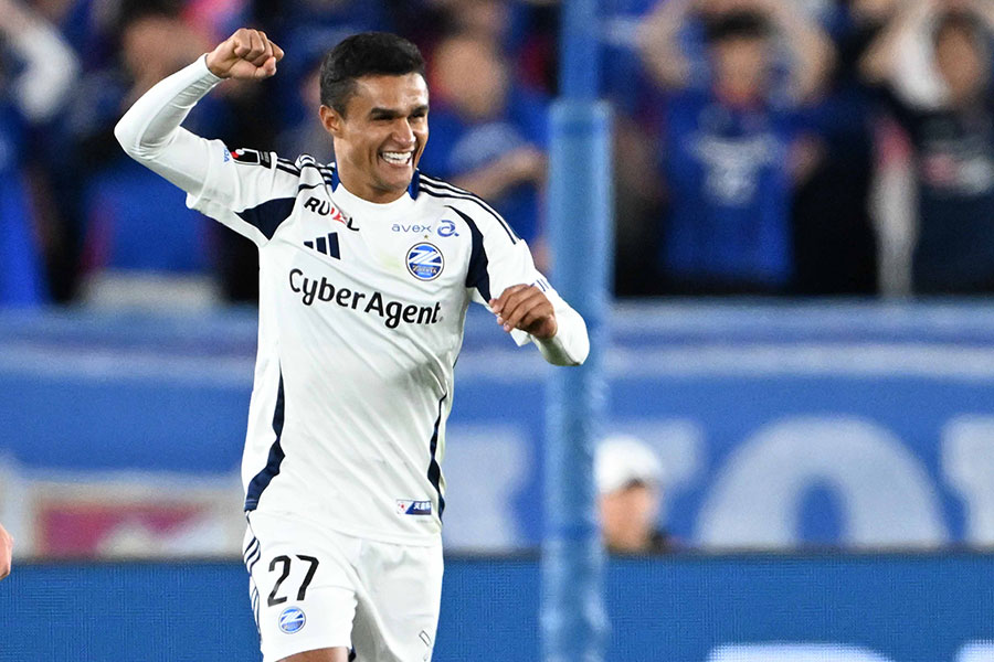 エリキが古巣相手に圧巻の2ゴール【写真：徳原隆元】