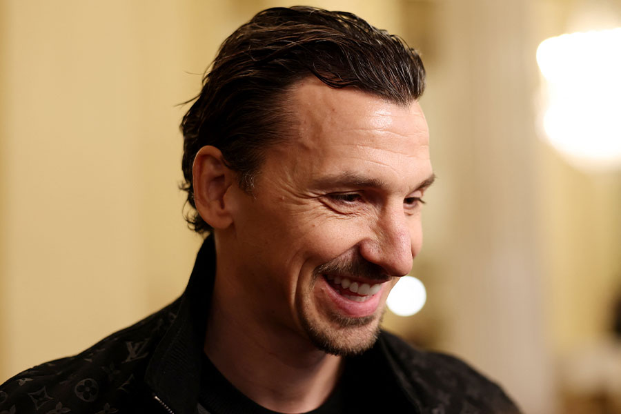 イブラヒモビッチがミラノ五輪の聖火ランナーに登場【写真：ロイター】