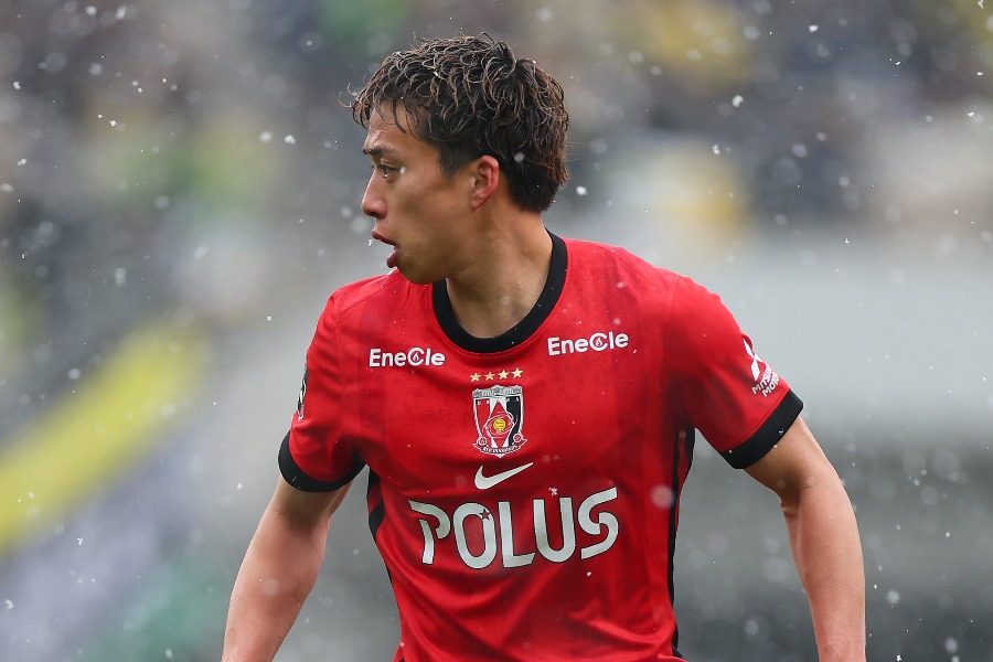 浦和レッズでプレーする宮本優太【写真：アフロ】