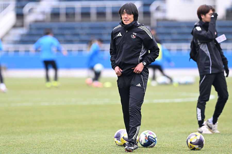 U-18 Jリーグ選抜のコーチを務めた中村俊輔氏【写真：徳原隆元】