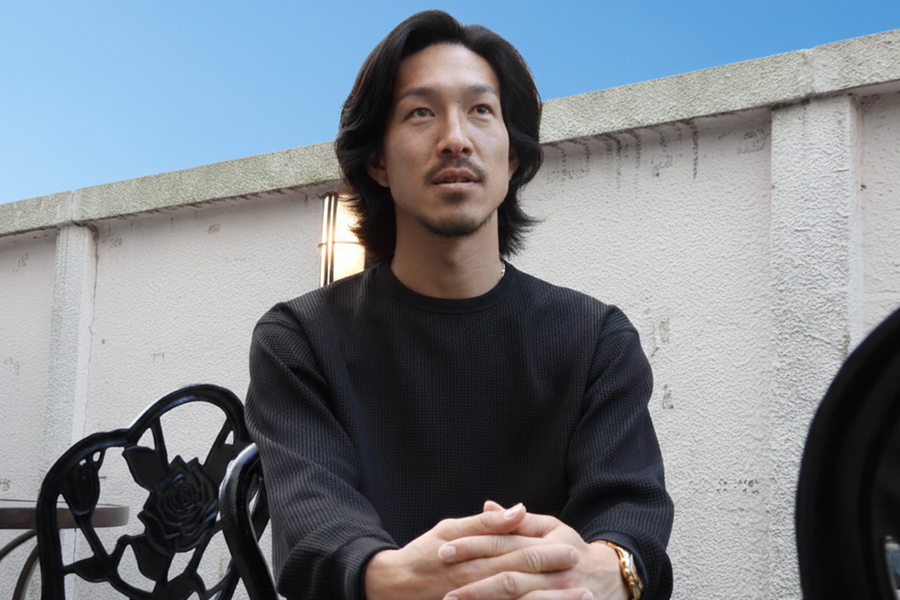 元インタビューに応じた元日本代表・小林祐希【写真：FOOTBALL ZONE編集部】